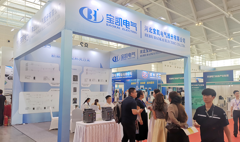 暴击行业天花板！J9国际站登录电气硬核技术亮相天津清洁能源展，引央视记者及能源产业巨头现场“挖宝”